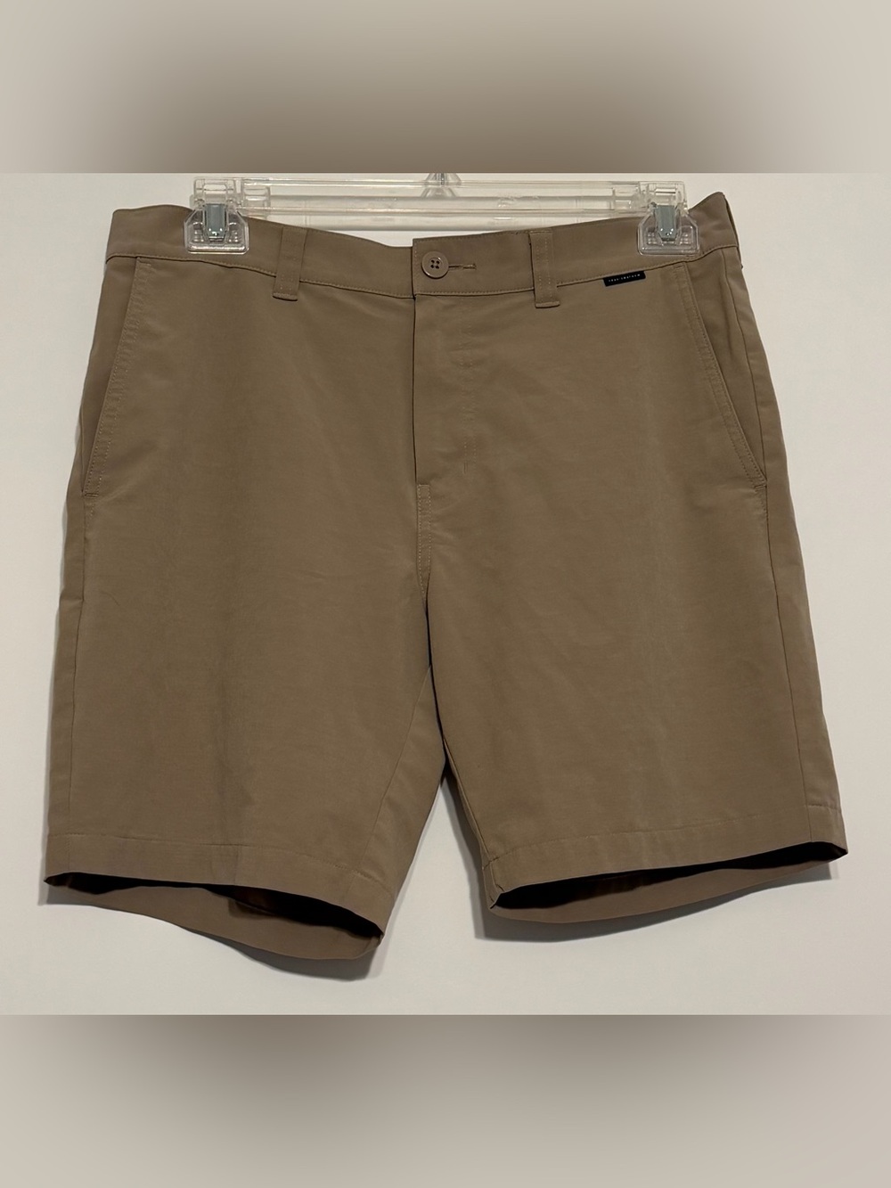TravisMathew The Beck Golf Shorts Men’s 33 Tan Khaki Stretch